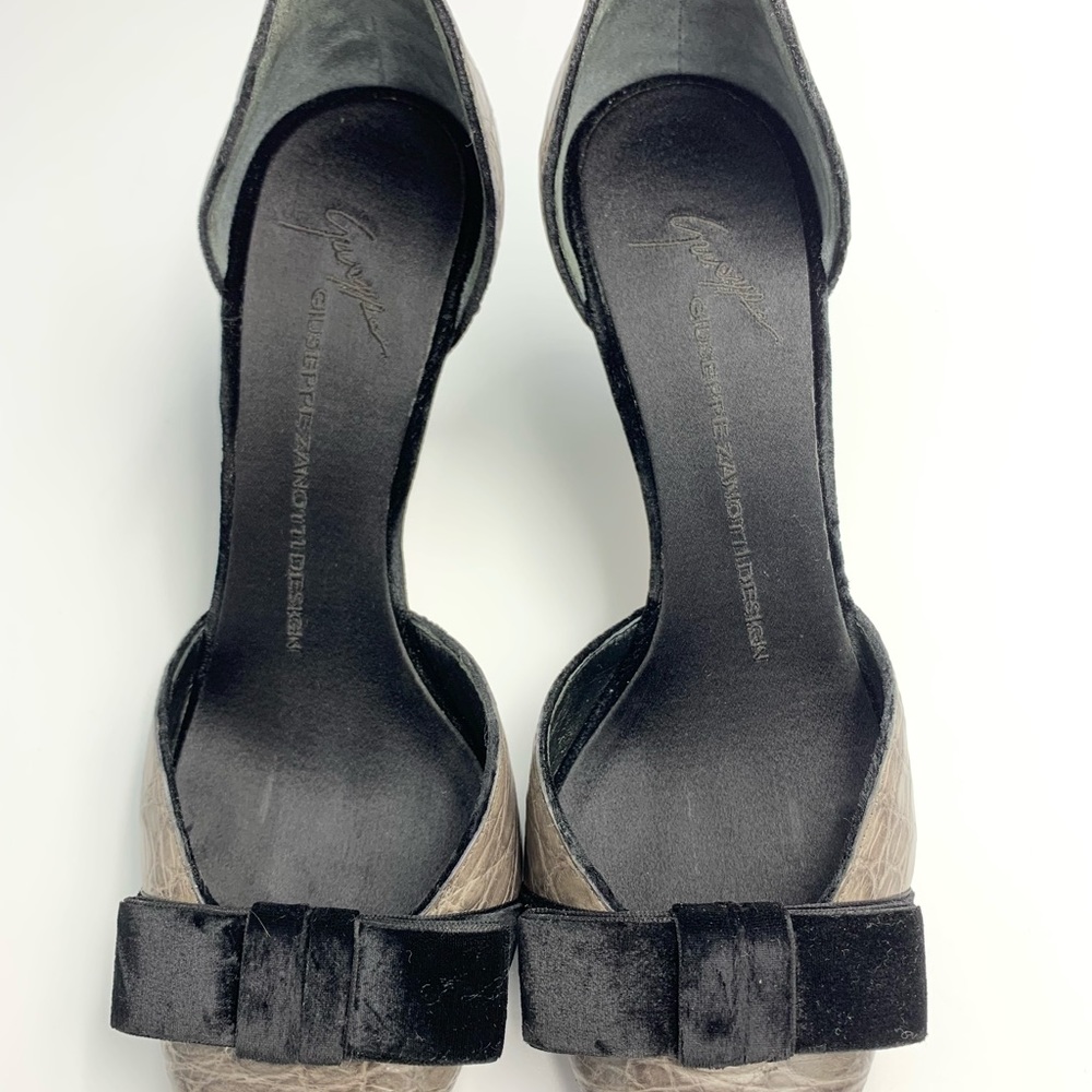 Giuseppe Zanotti Green Croc Leather & Velvet Pumps - Picture 6 of 16